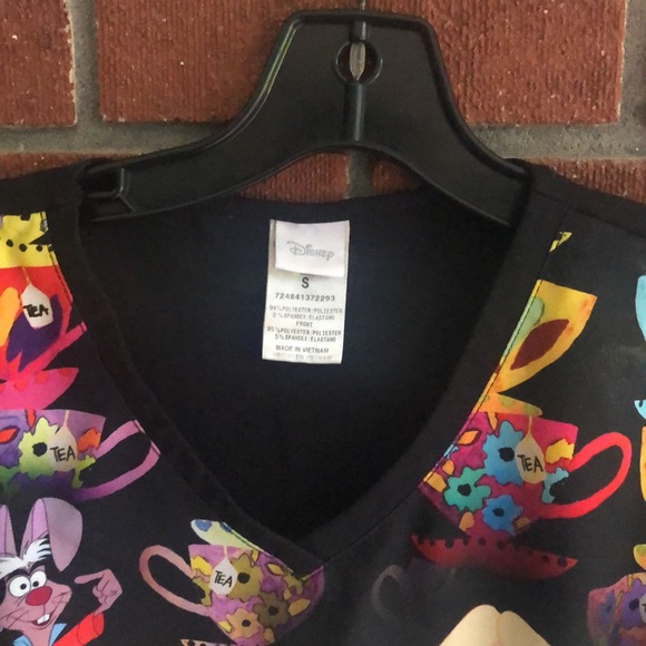 Disney scrub-small size - Picture 2 of 9